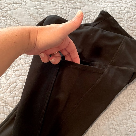 Womens Work Out Capris - Picture 3 of 3